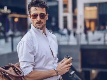 A partir de los 40, vestir bien es saber elegir: tres camisas de Tommy Hilfiger y Levi’s que no fallan Tres camisas de Tommy Hilfiger y Levi’s