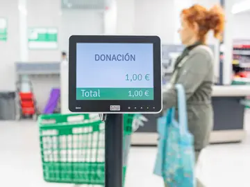 La cifra global que llegará a los Bancos de Alimentos se transformará en unas 1.290 toneladas de productos de primera necesidad, que equivalen a más de 16.100 carros de la compra. La cifra global que llegará a los Bancos de Alimentos se transformará en unas 1.290 toneladas de productos de primera necesidad, que equivalen a más de 16.100 carros de la compra.