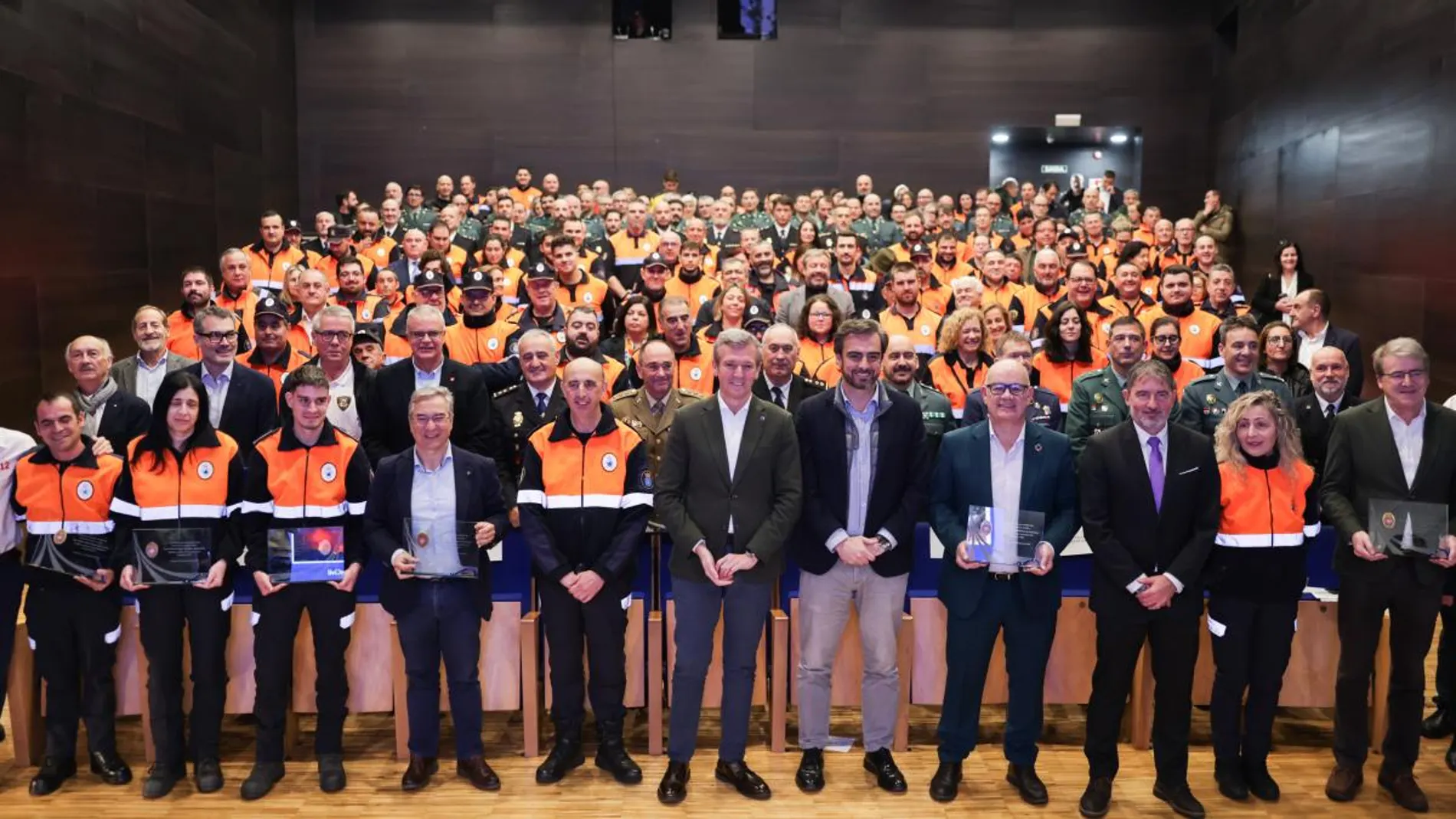 Rueda, hoy, en el acto con voluntarios de Protección Civil.
