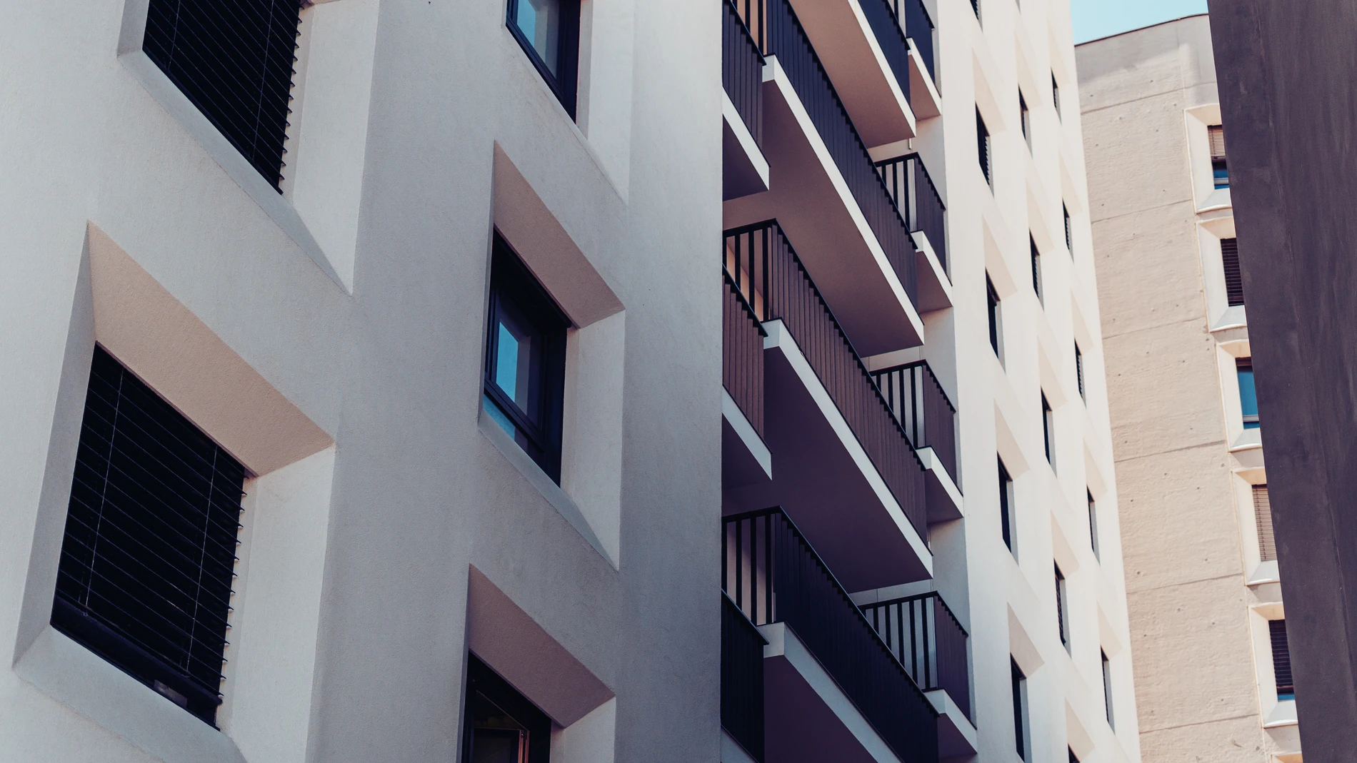 ¿Qué pasa si heredo una casa junto a más personas y no quieren venderla? Esto dice la ley