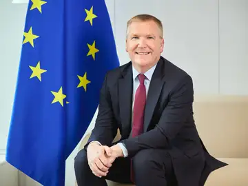 Michael McGrath, comisario europeo de Democracia, Justicia, Estado de Derecho y Protección de los Consumidores Michael McGrath, comisario europeo de Democracia, Justicia, Estado de Derecho y Protección de los Consumidores