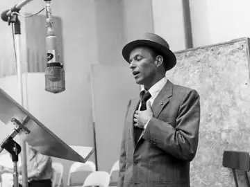 Frank Sinatra fue una absoluta estrella del pop: romántico, golfo y decadente Frank Sinatra fue una absoluta estrella del pop: romántico, golfo y decadente