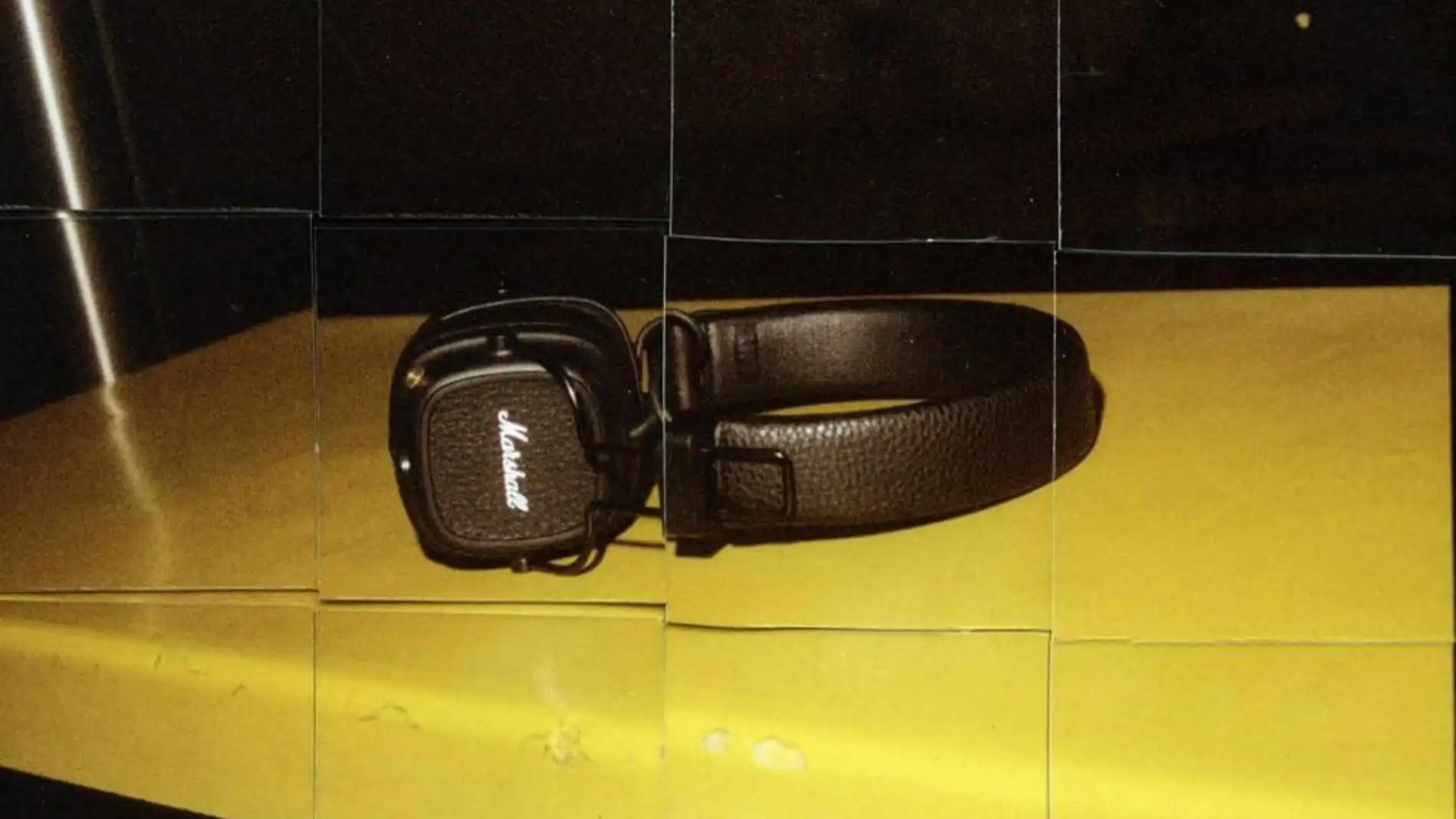 Los auriculares Marshall Major V soportan carga inalámbrica