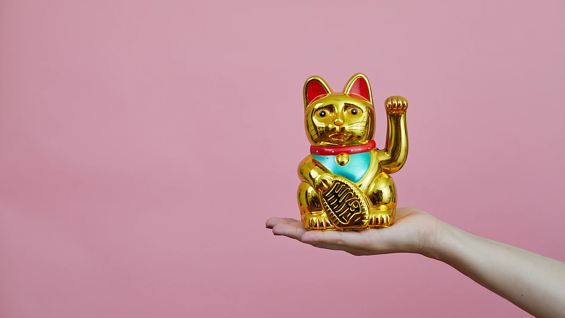 Ni por la cabeza de un calvo ni por la chepa de un jorobado: este es el objeto por el que debes pasar tu décimo para que te toque