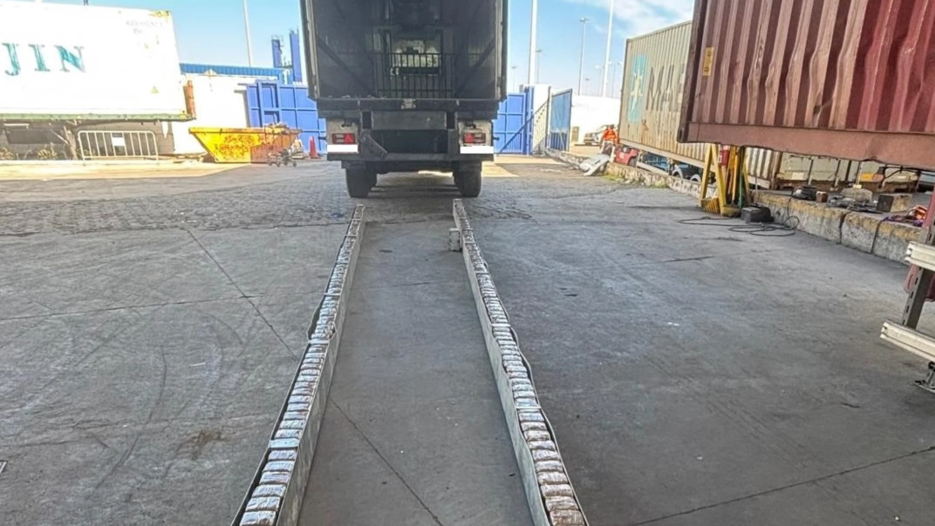 Intervenidos más de 2.100 kilos de hachís en el puerto de Algeciras