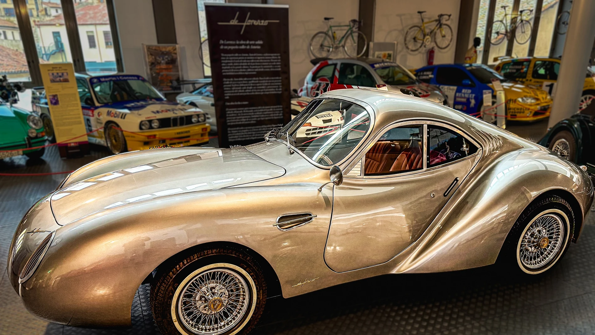 El espectacular automóvil artesanal español que se puede ver en el Museo de la Automoción