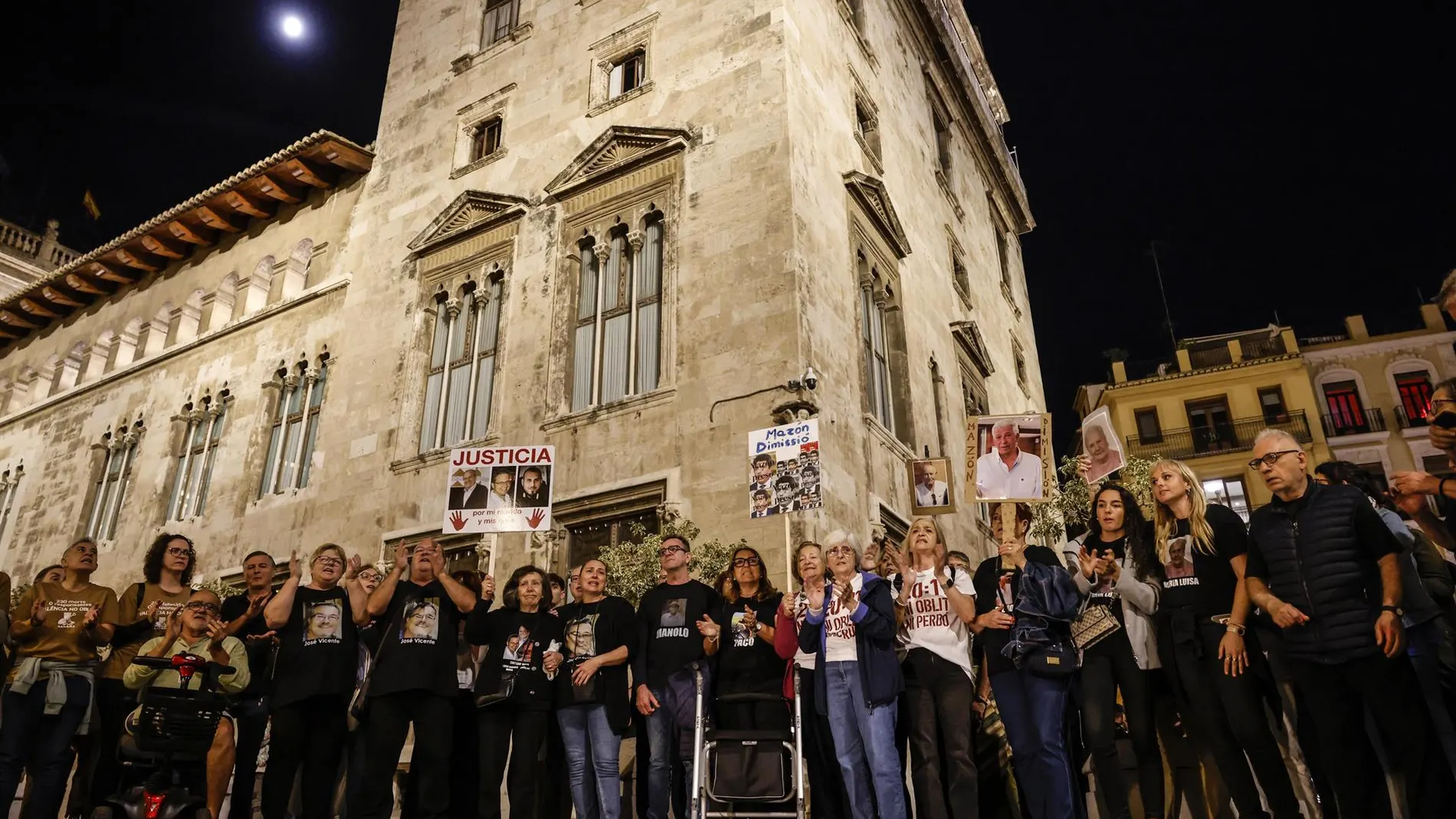 Las asociaciones de víctimas de la dana exigen a Pérez Llorca que reclame el acta a Mazón como condición para reunirse