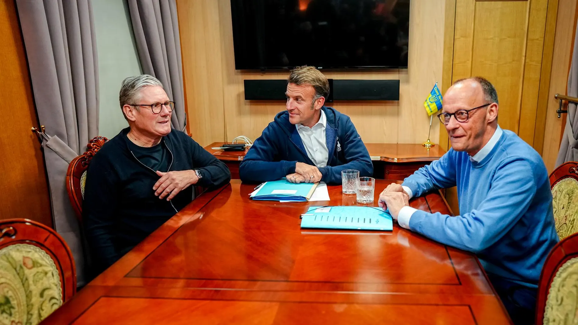 Zelenski y los líderes europeos del E3 se reúnen el lunes en Londres para hacer balance de las negociaciones