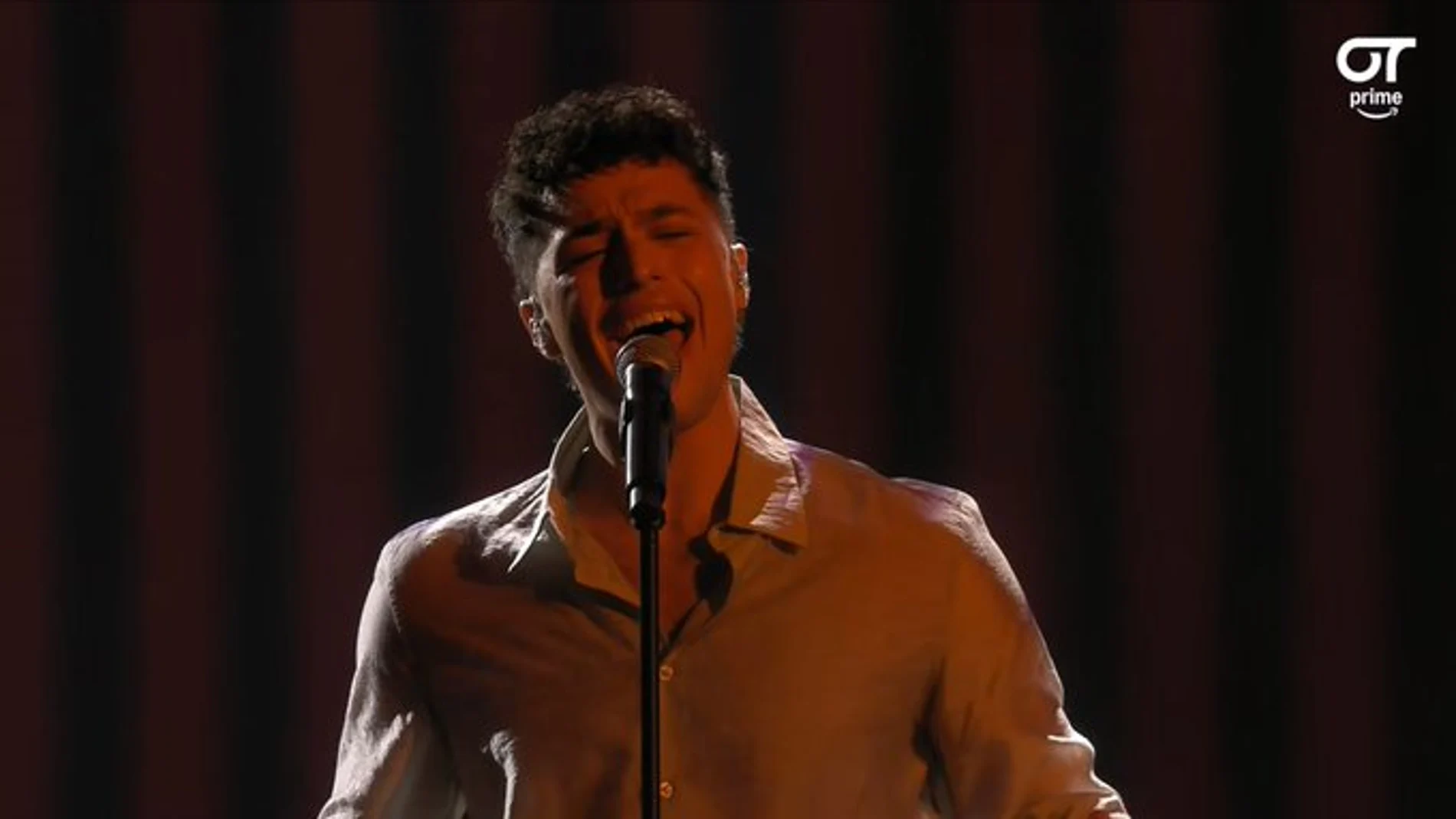 Tinho durante su actuación en la Gala 12 que le otorga el pase a la final de 'Operación Triunfo 2025'