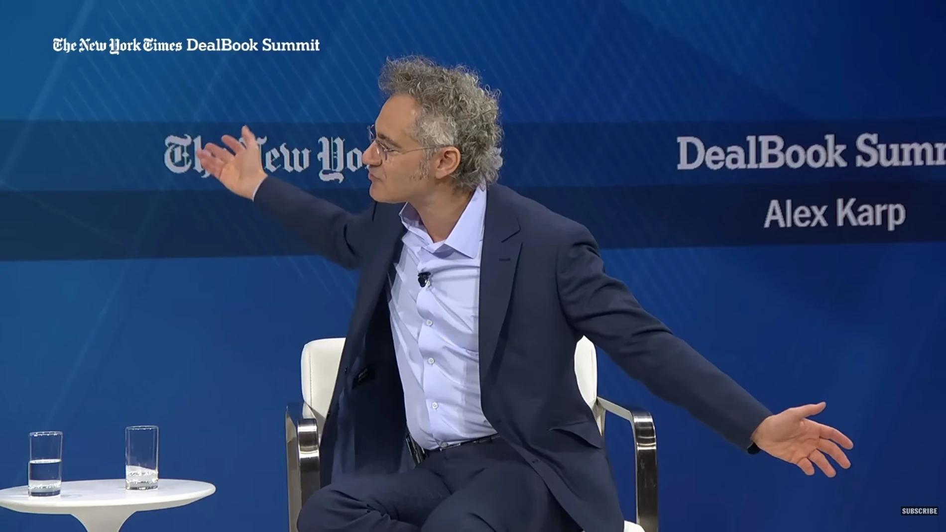 Alex Karp, CEO de Palantir, durante el acto para New York Times