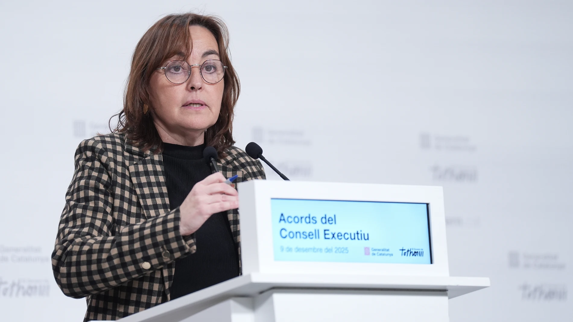 La consellera de Territorio, Vivienda y Transición Ecológica y portavoz del Govern, Sílvia Paneque, durante una rueda de prensa tras el Consell Executiu semanal, en el Palau de la Generalitat, a 9 de diciembre de 2025, en Barcelona, Catalunya (España). El Consell Executiu ha aprobado imponer la obligatoriedad de mascarillas en centros sanitarios por el avance de la gripe 09 DICIEMBRE 2025 David Zorrakino / Europa Press 09/12/2025