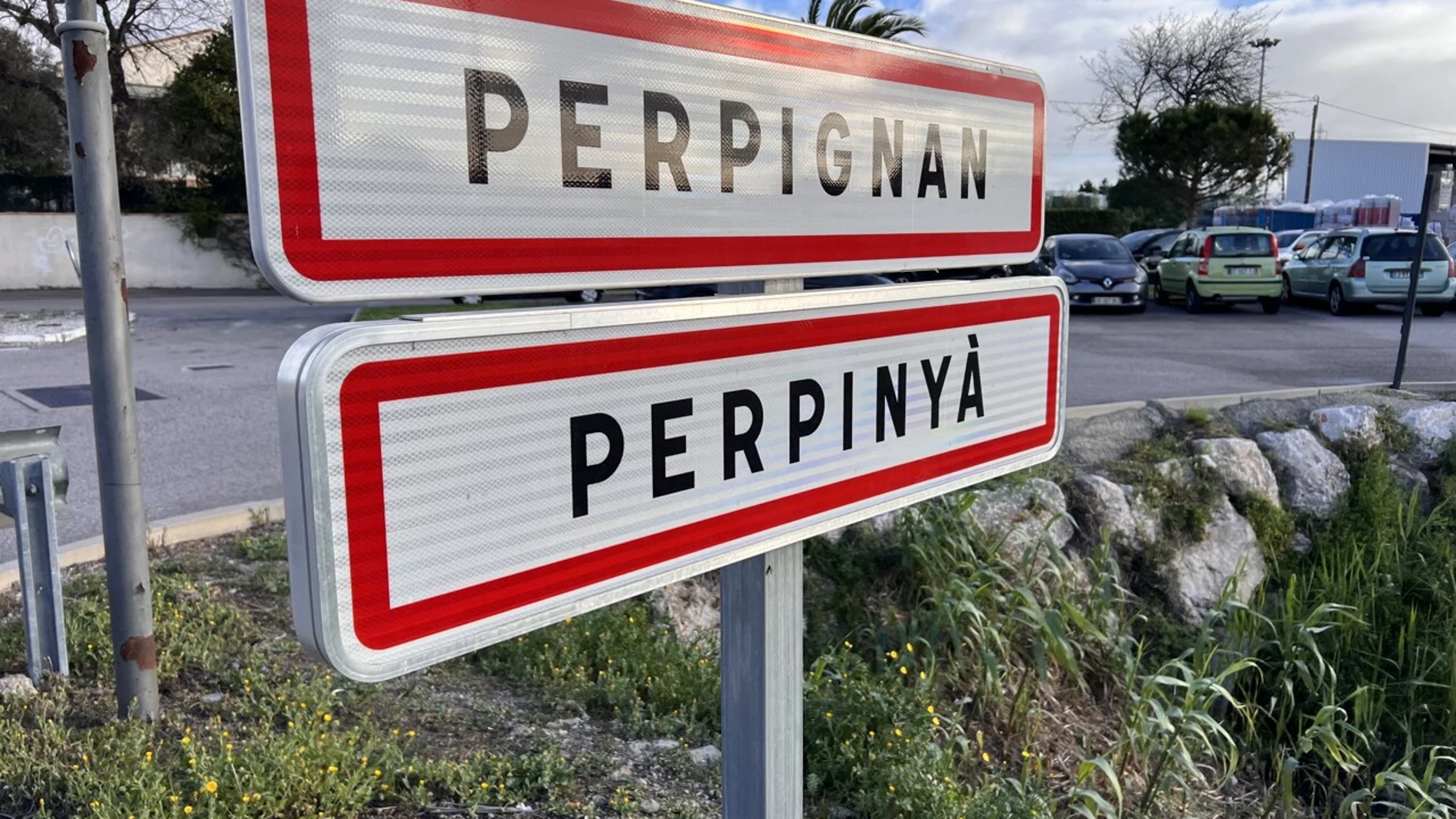 El cartel de Perpiñán escrito en catalán y francés