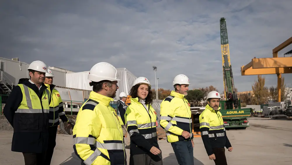 Ayuso asiste al montaje de la tuneladora Mayrit que se incorpora a los trabajos de ampliación de la Línea 11 de Metro