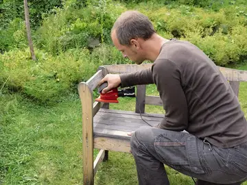 La multilijadora Einhell por menos de 20 euros que muchos usan para renovar mesas, sillas y superficies gastadas multilijadora Einhell