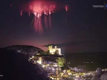 Sprite sobre el castillo de Beynac, en Francia Sprite sobre el castillo de Beynac, en Francia