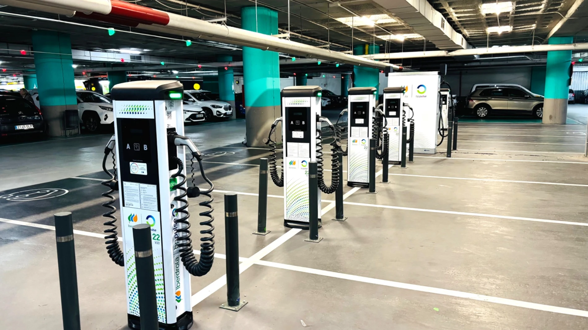 Iberdrola abre en el Centro Comercial Nervión Plaza el mayor hub de recarga eléctrica de Sevilla