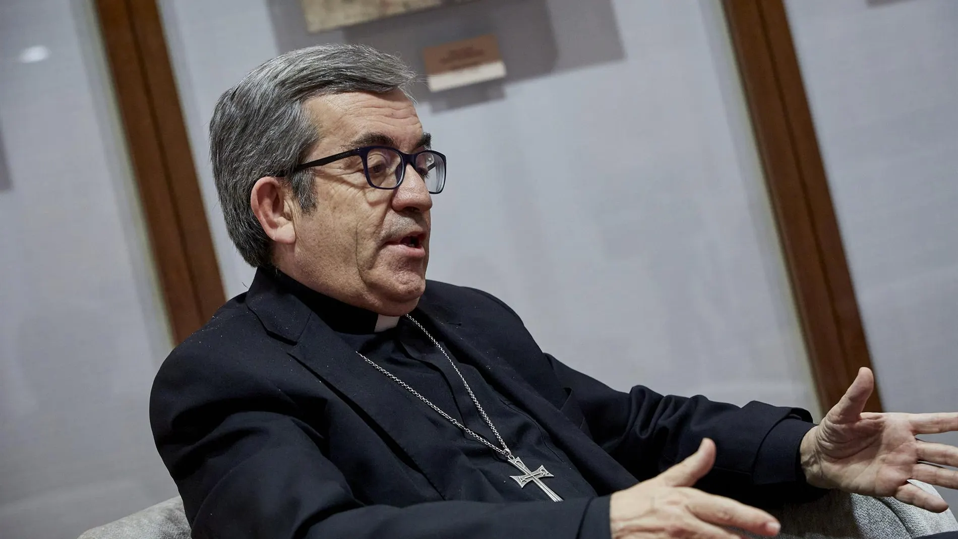 Argüello (CEE): "Cuestión de confianza, moción de censura o dar la palabra a los ciudadanos"