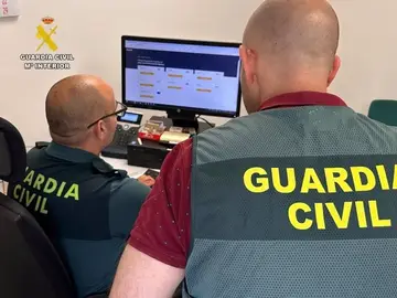 Agentes de la Guardia Civil Agentes de la Guardia Civil