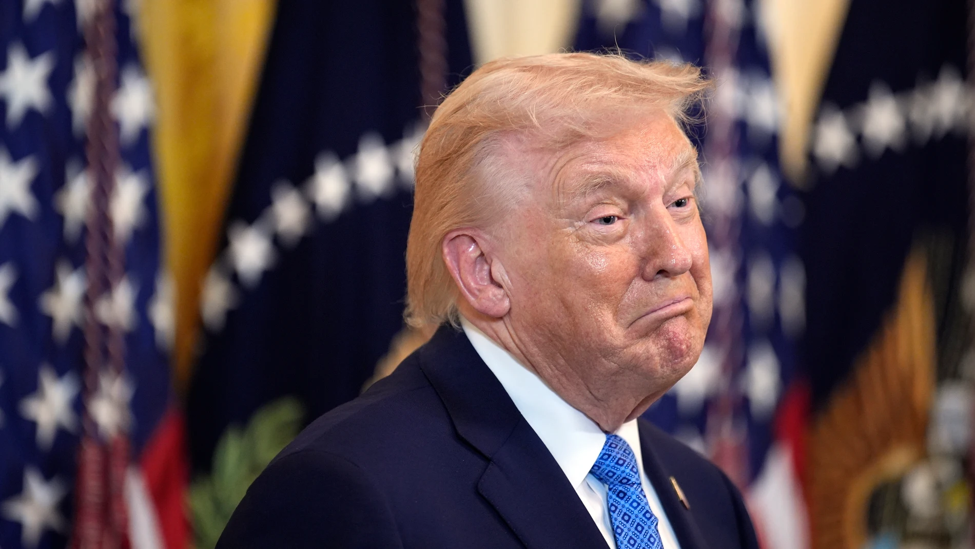 Washington, DC (United States), 17/12/2025.- US President Donald Trump participates in a Hanukkah reception in the East Room at the White House in Washington, DC, USA, 16 December 2025. EFE/EPA/YURI GRIPAS / POOL