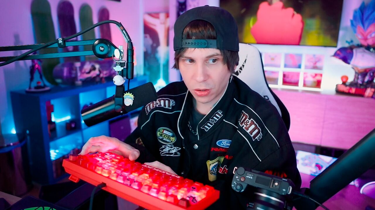 Rubius presenta el nuevo teclado de su marca Madkat, el KAT2BOARD