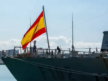 Imagen de archivo de un barco de la armada española Imagen de archivo de un barco de la armada española
