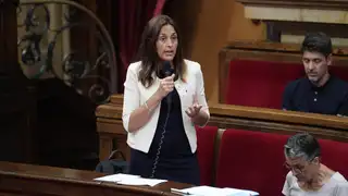 La consellera de Educación, Esther Niubó, en un pleno del Parlament La consellera de Educación, Esther Niubó, en un pleno del Parlament