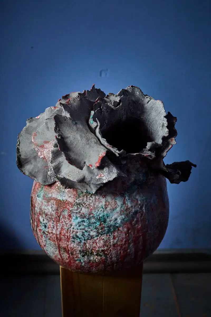 Entrevista con la ceramista Marta Lorca. Realiza un trabajo orgánico y estrechamente ligado con la naturaleza.