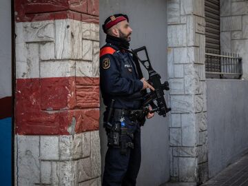 Sucesos.- Los Mossos investigan un tiroteo en Castelldefels (Barcelona) con una persona herida