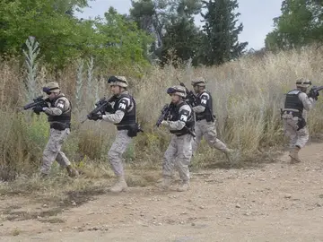 Miembros de la Policía Naval durante un ejercicio de adiestramiento Miembros de la Policía Naval durante un ejercicio de adiestramiento