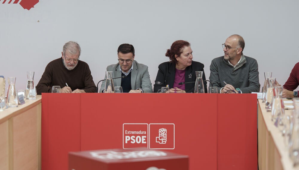 Miguel Ángel Gallardo dimite tras el batacazo del PSOE en Extremadura