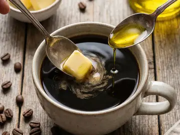 El café con mantequilla o con aceite, dos tendencias que sorprenden El café con mantequilla o con aceite, dos tendencias que sorprenden