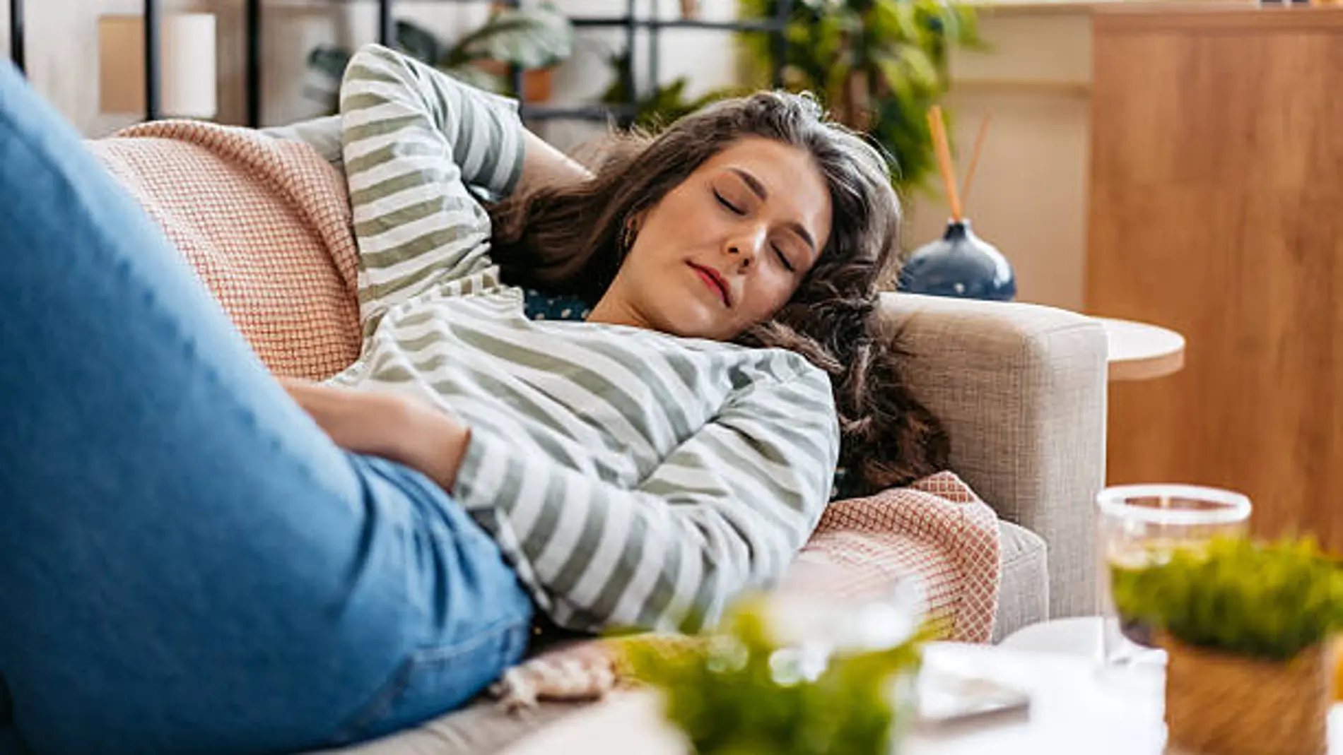 ¿Por qué nos levantamos de la siesta con ganas de comer?
