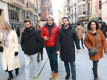 El secretario general del PSOECyL y candidato a la Presidencia de la Junta, Carlos Mart&iacute;nez, visita Zamora con motivo de la celebraci&oacute;n de la Nochenueva.