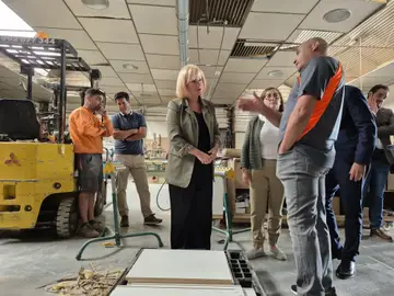 Leticia García visita un centro de trabajo en Ávila Leticia García visita un centro de trabajo en Ávila