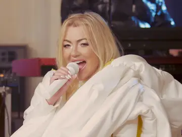 Amaia Montero, durante la actuación de La Oreja de Van Gogh en las Campanadas Amaia Montero, durante la actuación de La Oreja de Van Gogh en las Campanadas