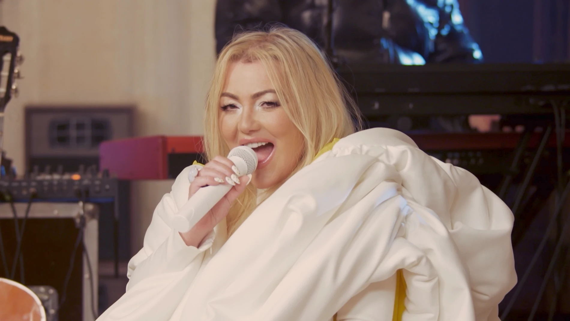 Amaia Montero, durante la actuación de La Oreja de Van Gogh en las Campanadas