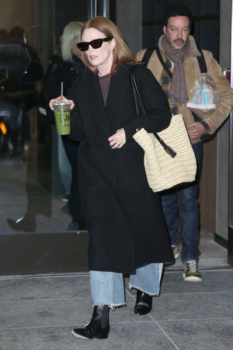 Julianne Moore con batido.