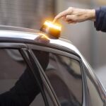 La baliza V-16 ser&aacute; obligatoria a partir del 1 de enero de 2026: Requisitos y c&oacute;mo evitar multas de 80 euros