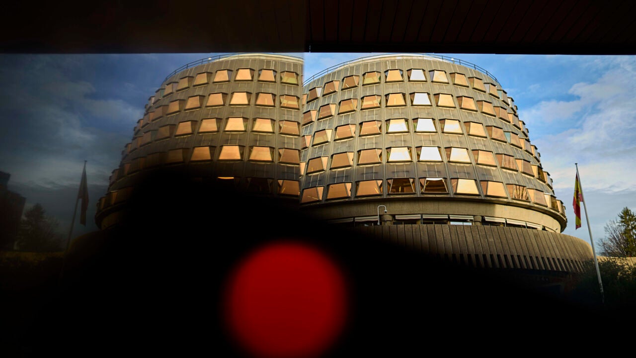 El TC sentencia que imputados en causas secretas tienen derecho a saber qué pruebas esenciales les llevan a prisión