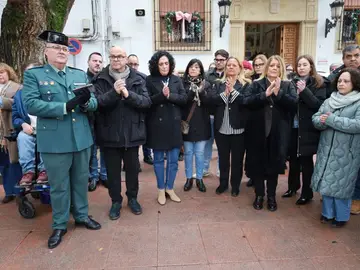 Concentración en Quesada en respulsa por la muerte de una vecina. Concentración en Quesada en respulsa por la muerte de una vecina. REMITIDA / HANDOUT por SUBDELEGACIÓN DEL GOBIERNO Fotografía remitida a medios de comunicación exclusivamente para ilustrar la noticia a la que hace referencia la imagen, y citando la procedencia de la imagen en la firma 05/01/2026