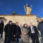 El ministro Jordi Hereu durante su visita al Cristo del Otero