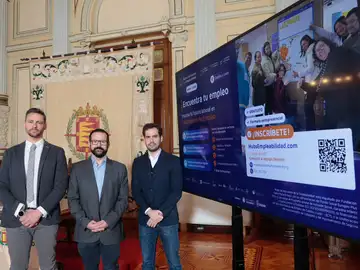 El concejal de Personas Mayores, Familia y Servicios Sociales del Ayuntamiento de Valladolid, Rodrigo Nieto, presenta junto al director general de la Fundación Santa María la Real, Álvaro Retortillo, y el gerente del Servicio Público de Empleo de Castilla y León (ECYL), Jesús Blanco, dos nuevas Lanzaderas de Empleo El concejal de Personas Mayores, Familia y Servicios Sociales del Ayuntamiento de Valladolid, Rodrigo Nieto, presenta junto al director general de la Fundación Santa María la Real, Álvaro Retortillo, y el gerente del Servicio Público de Empleo de Castilla y León (ECYL), Jesús Blanco, dos nuevas Lanzaderas de Empleo