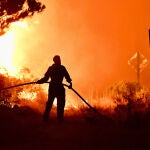 Se intensifican los operativos para contener los incendios en la Patagonia argentina