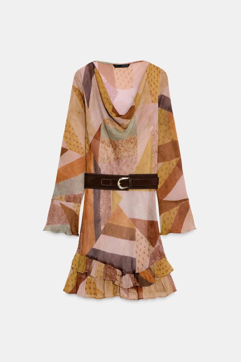 Vestido mini estampado patchwork con cinturón.