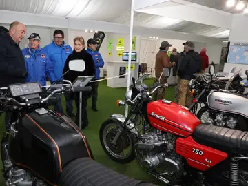 El presidente de la Diputación de Segovia, Miguel Ángel de Vicente, visita la concentración motera de "La Leyenda" El presidente de la Diputación de Segovia, Miguel Ángel de Vicente, visita la concentración motera de "La Leyenda"