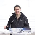 El presidente de la Junta de Andaluc&iacute;a, Juanma Moreno, en Sierra Nevada