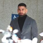 Ilia Topuria: La justicia desestima las peticiones de su expareja Giorgina Uzcategui