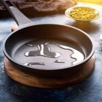 El motivo oculto por el que tu sart&eacute;n antiadherente falla y c&oacute;mo restaurarla