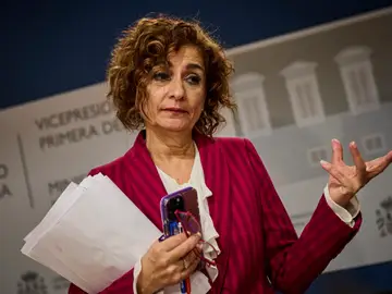La vicepresidenta y ministra de Hacienda, María Jesús Montero, durante la rueda de prensa que ha ofrecido este La vicepresidenta y ministra de Hacienda, María Jesús Montero, durante la rueda de prensa que ha ofrecido este viernes en Madrid para presentar la propuesta del nuevo modelo de financiación autonómica. © Alberto R. Roldán / Diario La Razón. 09 01 2026