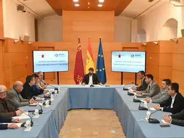 Reunión del presidente Miras con los miembros de SCRATS Reunión del presidente Miras con los miembros de SCRATS